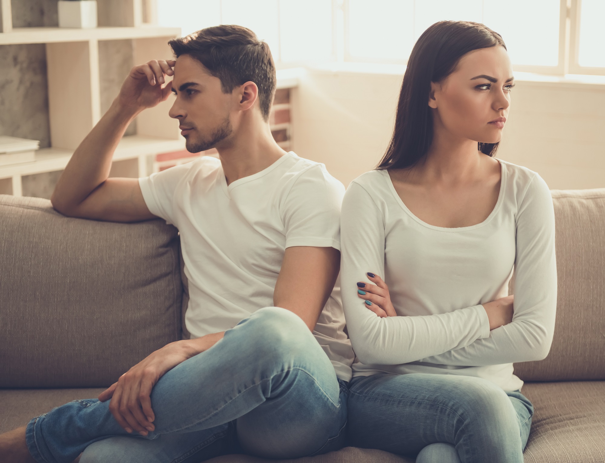 Почему и как мужчины переживают о разводе?