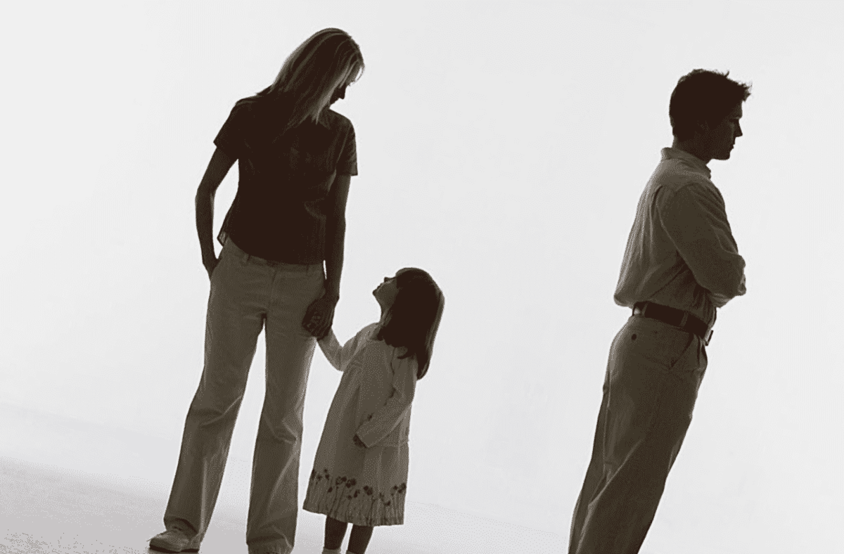 Как родителям правильно воспитывать детей после развода